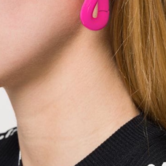 SOLD!!!!! DO NOT PURCHASE!!! Balenciaga pink glossy loop earring - Picture 6 of 6